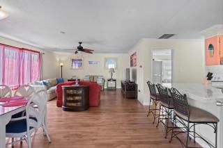 Domingos Beach Bungalow- Surfs Up - Myrtle Beach - 7