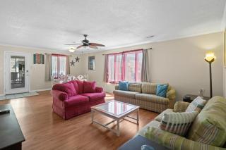 Domingos Beach Bungalow- Surfs Up - Myrtle Beach - 6