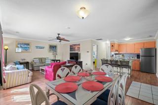 Domingos Beach Bungalow- Surfs Up - Myrtle Beach - 4
