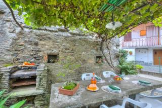 Il Cortiletto di Marina Pet Friendly - Happy Rentals - Brovello-Carpugnino - 2