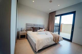 Luxurious Eagle Beach Apartment - 5