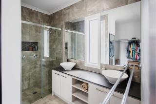 Coasty HEATED pool pet friendly home theatre 4 bedroom sleeping 8 Close to Barwon Heads Torquay Geelong Golf and Wedding venues - Mount Duneed - 4