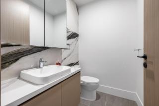 Stylish Retreat in Van's Prime Location - Vancouver - 3