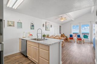 Oceanfront 4BR, Peaceful, Cozy, Kids/Pet Friendly! - 2