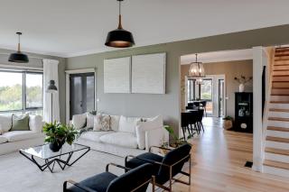 Chateau Clarence & Petite Chateau Luxurious Waterfront Retreat - Clarence Point - 7