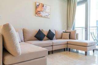 Free housekeeping visits during your stay - StayShort - Airy 5-Bedrooms Apartment at Harbour views with stunning scenery of Dubai Creek! - 1