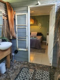 Hidden Garden - Cannonvale - 3