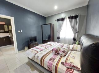 Villa puncak bogor at kota bunga with privat pool - 1