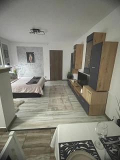 central studio LCS - 2