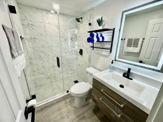 3Bd 2Bath 1 Block from the beach! Newly renovated - 5