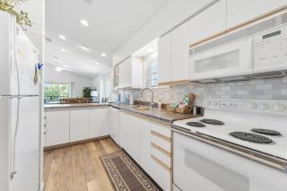 Sunset Penthouse Condo - 6