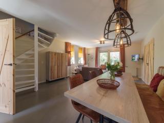Nice holiday home with washing machine, in a holiday park 200m from the beach - Wemeldinge - 3