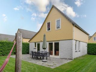 Nice holiday home with washing machine, in a holiday park 200m from the beach - Wemeldinge - 7