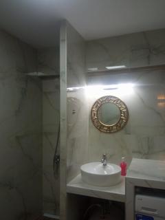 Ladadika Urban Stay - 8