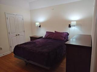 Workers Love It Here! 3 Bedroom House with screened in porch - 1