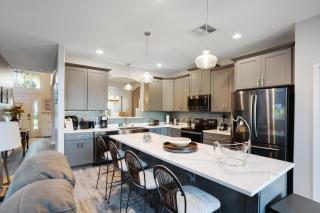 Six Bedroom Disney Home Lanai Screened Pool & Spa villa - Kissimmee - 3