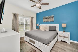 Last Minute Disney Getaway! Private Pool, Hot Tub & Games Room. Book Now! #81769 - Kissimmee - 1