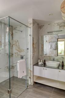 Radiant 1BHK Apartment by tisyastays - 3