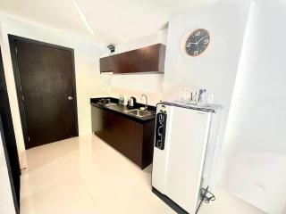 Walk 2 Patong Beach Bangla Walking street C135 - 3