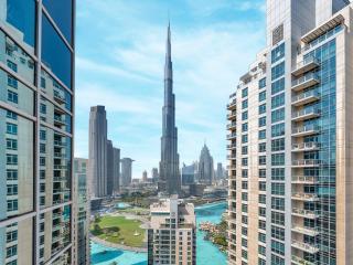 Luxe 4 bedroom Apartment I Burj Khalifa & Fountain Views I Free Gym, Pool, Parking, Wi-Fi and PS5 I by Skyline Serenity - Dubai - 0