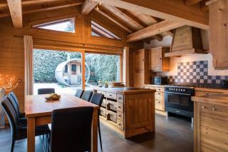 Chalet Les Drus Luxurious Chalet With Breathtaking Mont Blanc Views From Hot Tub and Garden - 5