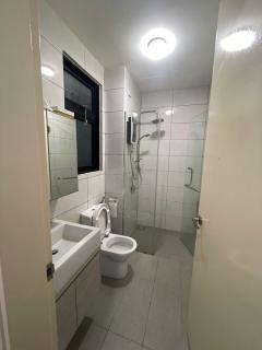 Arinara Homestay Near IOI City Mall Putrajaya 3R2B 5-6Pax at Conezion Residence - 5