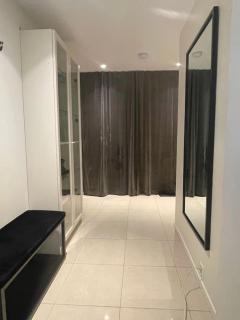 Modern apartment in quiet neighborhood - 9