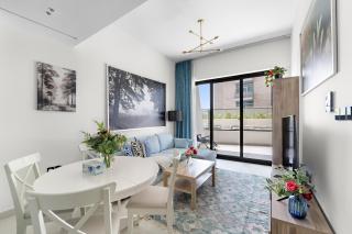 Elegant 1-Bedroom Apartment - Dubai - 9