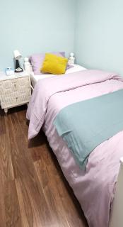Amalia's Guest House - Abbey Wood - 1