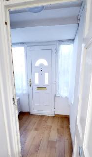 Amalia's Guest House - Abbey Wood - 4