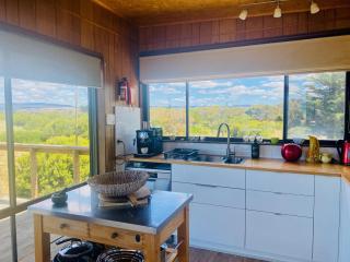 IdleWild - Secluded Absolute Beachfront Escape - 6