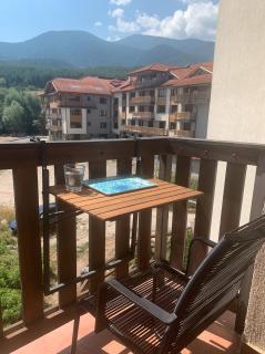 Cozy Mountain View Apartment with Balcony & Ski Access nearby - Serendipity - Bansko - 4
