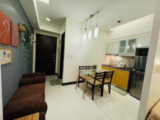 Staycation in Mckinley walking distance to Venice Mall - Manila - 5