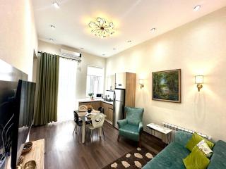 Stylish Urban Apt at the center - 0