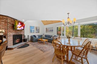 Beautiful 2BR 2BA Fall Line Condo with Mountain Views, Pool, Hot Tub, Sauna, Shuttle, G6B condo - 2
