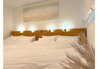 Open special price, a beautiful accommodation, Seoul, Station in front of Hankuk University of Foreign Studies, hotel bedding, queen3, Bathroom1, remodeling, Cozy, Yellow moon Stay - 2