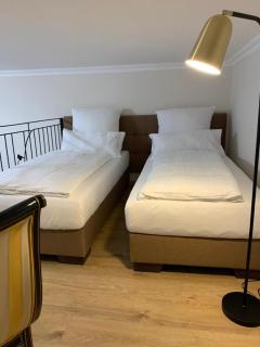 BirdOnTheWire - Budapest - 2