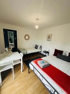 Portobello Self Check-In Rooms 611 - 4