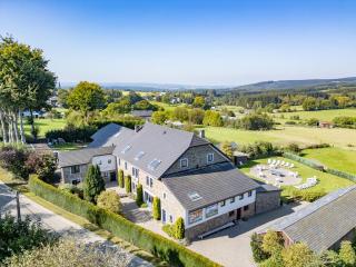 Berismenil Gardens large villa with indoor swimming pool and jacuzzi - La-Roche-en-Ardenne - 0