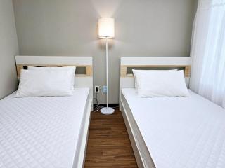Incheon airport Guesthouse L - Incheon - 1