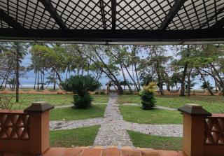 Marenaz Oceanfront Resort - 7