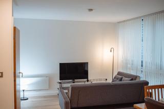 Central & Spacious, Sleeps 8, Perfect for Groups - Leeds - 0