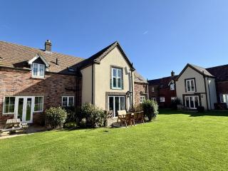 A Wave From It All - Part of the The Bay Filey Holiday Village with pool, gym and direct beach access, pub, restaurant, tennis and meadows walks - 0