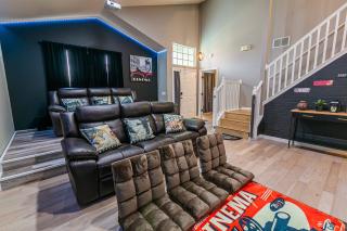 Thematic House with Private PoolSpaGame Room - Loughman - 2