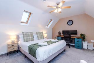 Kinship House by YourStays - 4 Bedroom House Close To Keele University - Newcastle under Lyme - 9