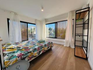 Into the Sun - Modern Holiday Home - Albion - 5