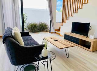 Into the Sun - Modern Holiday Home - 7