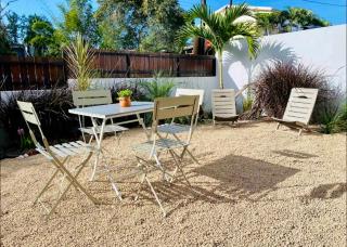 Into the Sun - Modern Holiday Home - Albion - 1