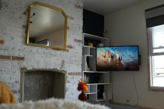 Stylish-Brockley-Entire Place - 2