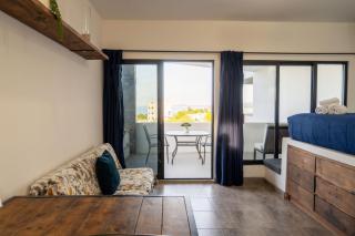 Casa Arrecife - Dorado Suite, Fast Wifi & Balcony! Beach is steps away! - La Ventana - 6